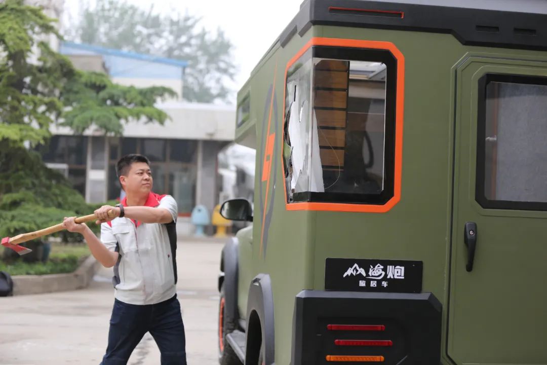 砸掉山海炮旅居車，覽眾房車究竟在搞什么？